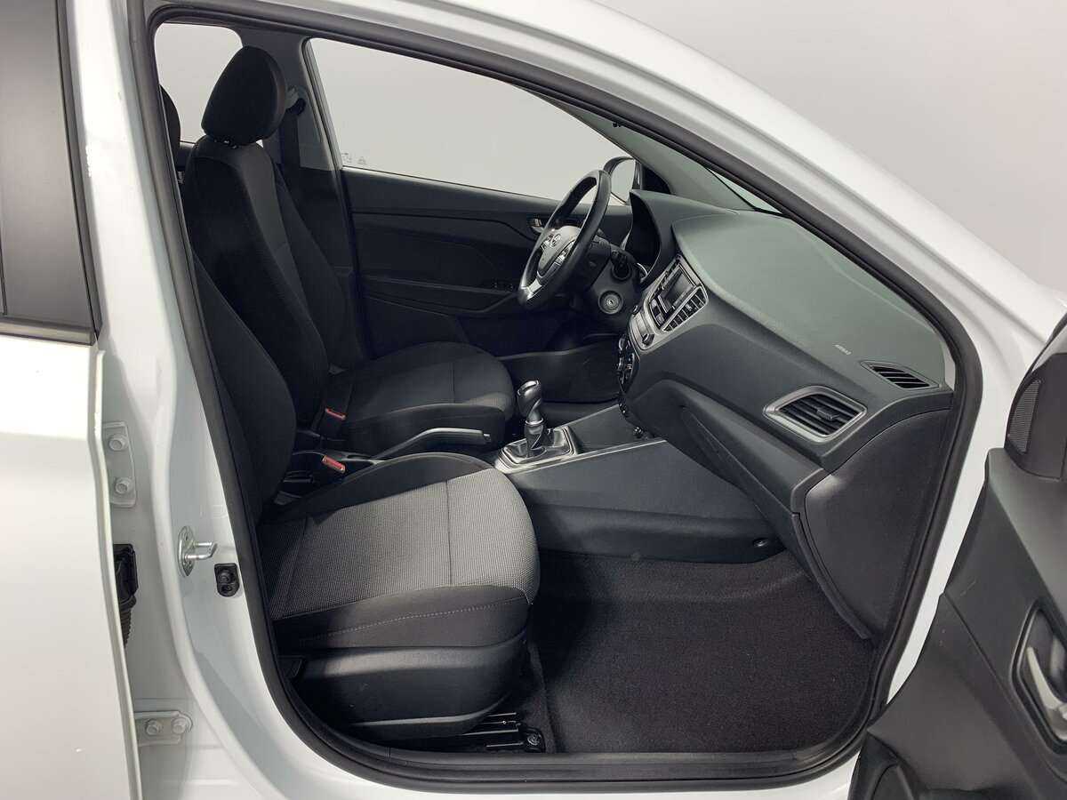 Купить Hyundai Solaris с пробегом. Фото: #14