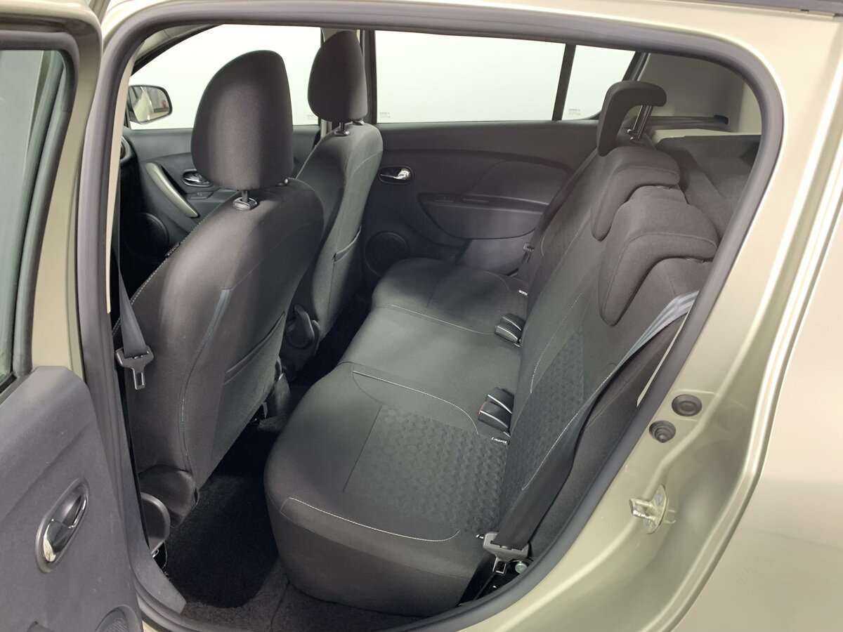 Купить Renault Sandero с пробегом. Фото: #9