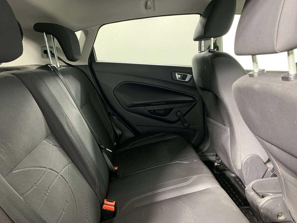 Купить Ford Fiesta с пробегом. Фото: #17