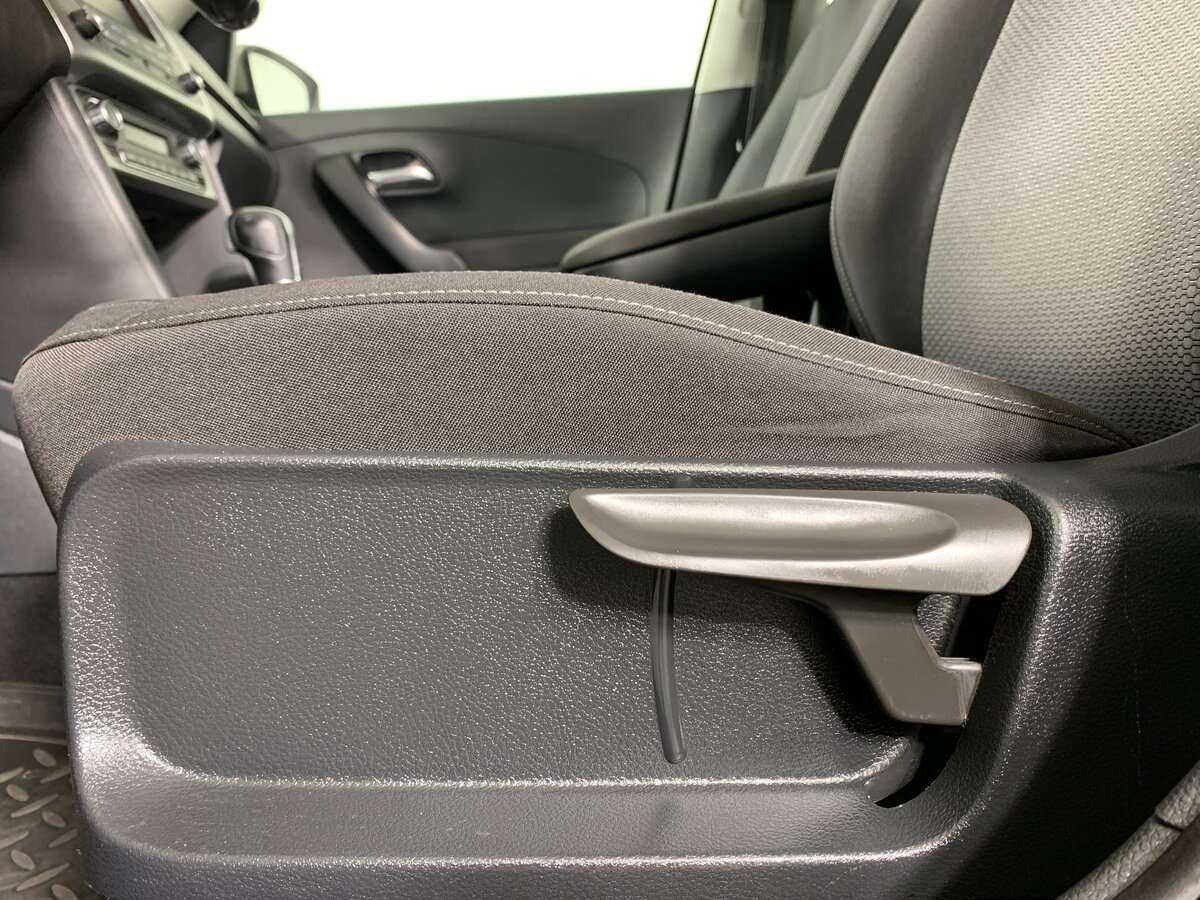 Купить Volkswagen Polo с пробегом. Фото: #13