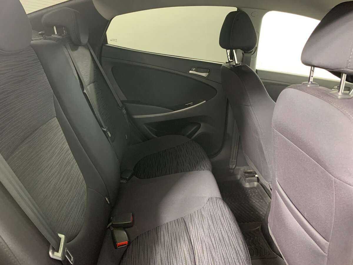 Купить Hyundai Solaris с пробегом. Фото: #14