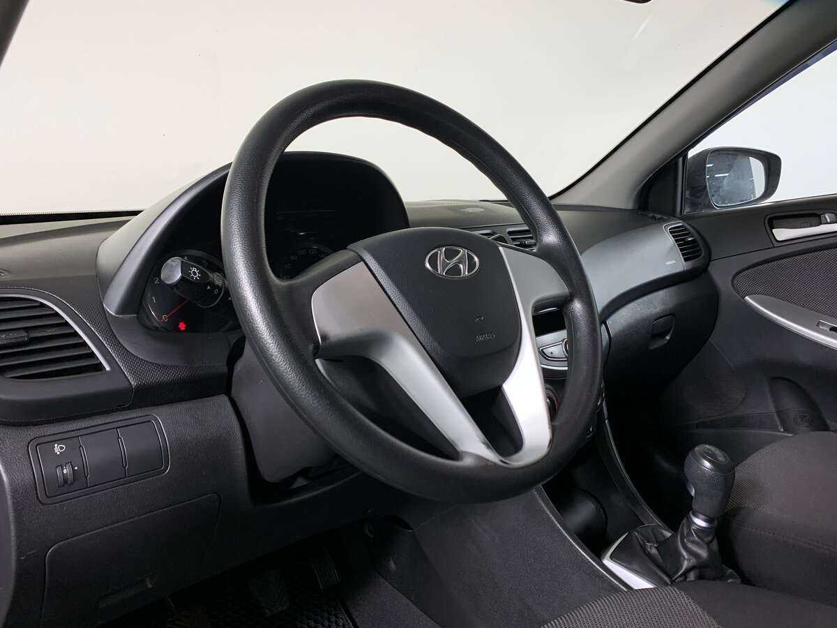 Купить Hyundai Solaris с пробегом. Фото: #8