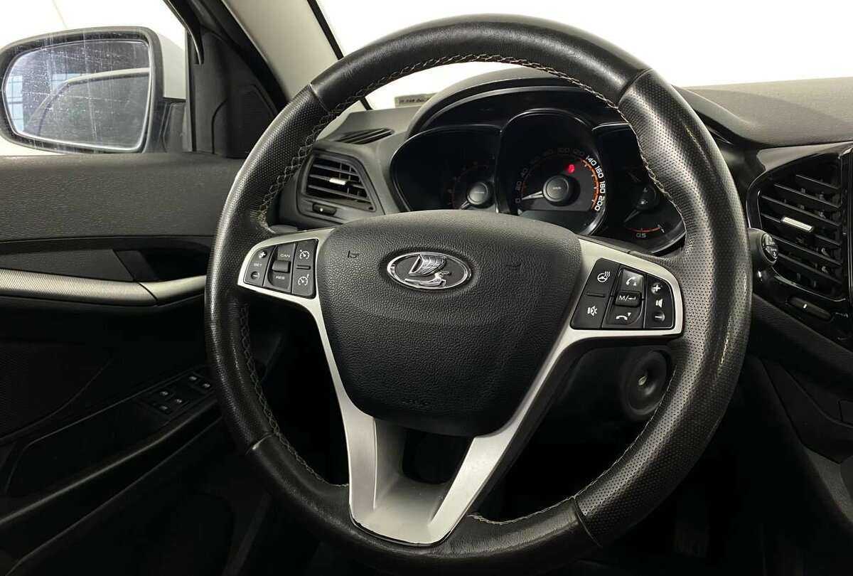 Купить Lada (ВАЗ) Vesta с пробегом. Фото: #8