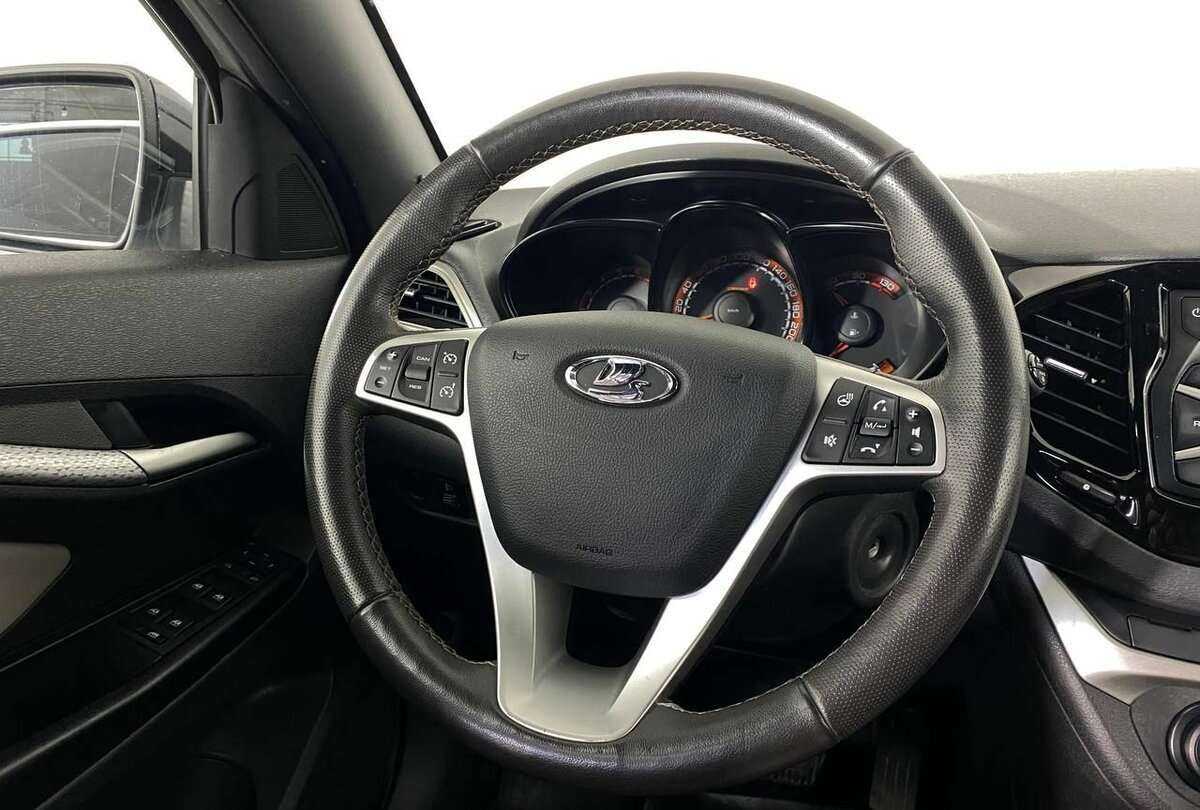 Купить Lada (ВАЗ) Vesta с пробегом. Фото: #8