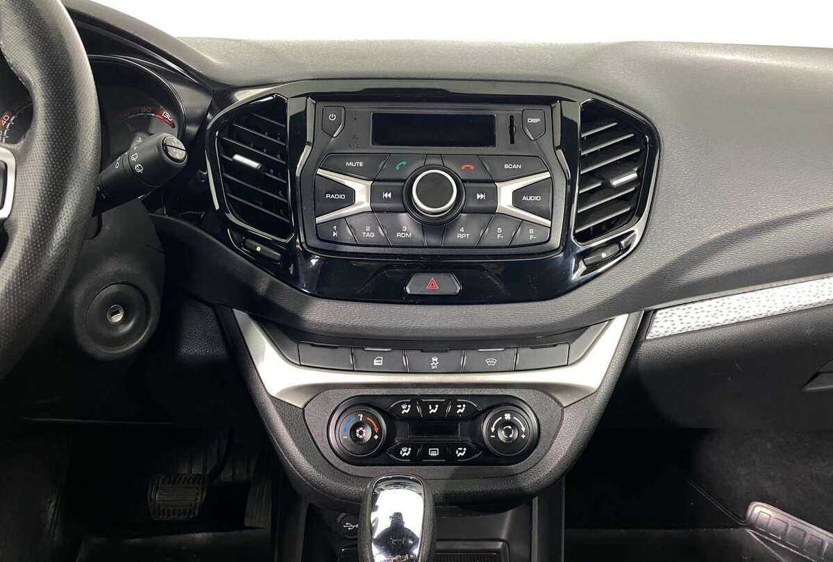 Купить Lada (ВАЗ) Vesta с пробегом. Фото: #11