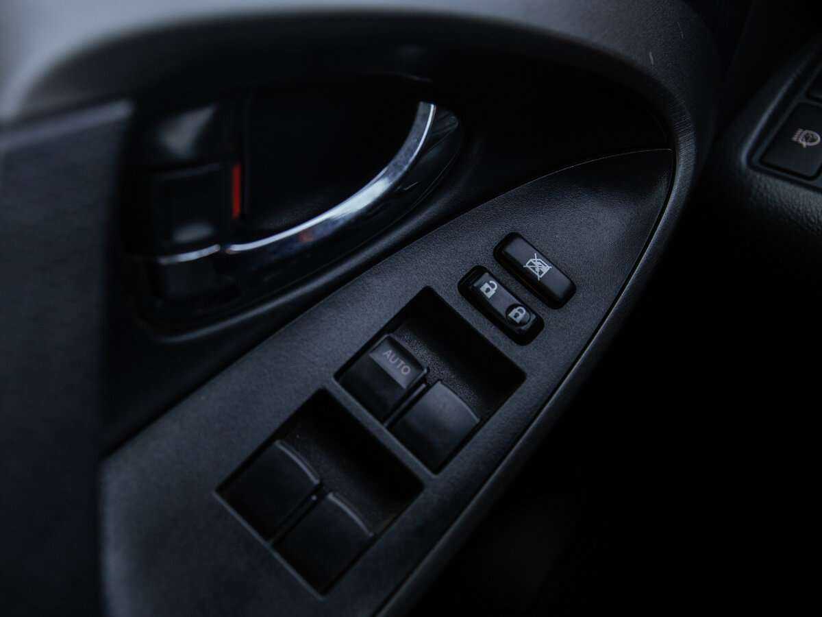 Купить Toyota RAV4 с пробегом. Фото: #15