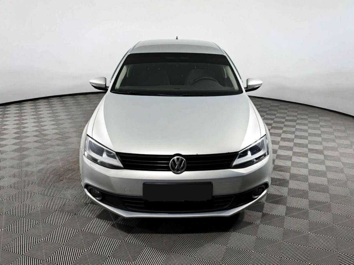 Купить Volkswagen Jetta с пробегом. Фото: #1