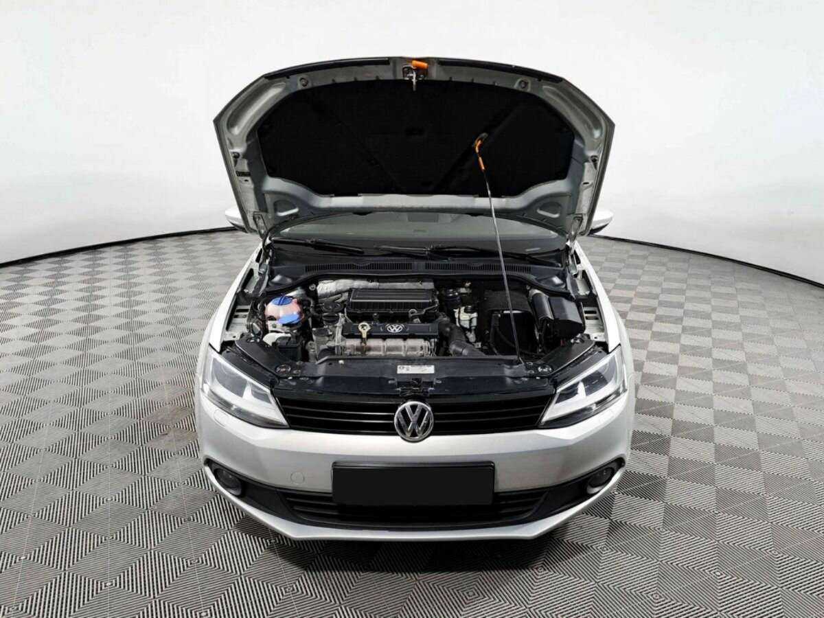 Купить Volkswagen Jetta с пробегом. Фото: #8