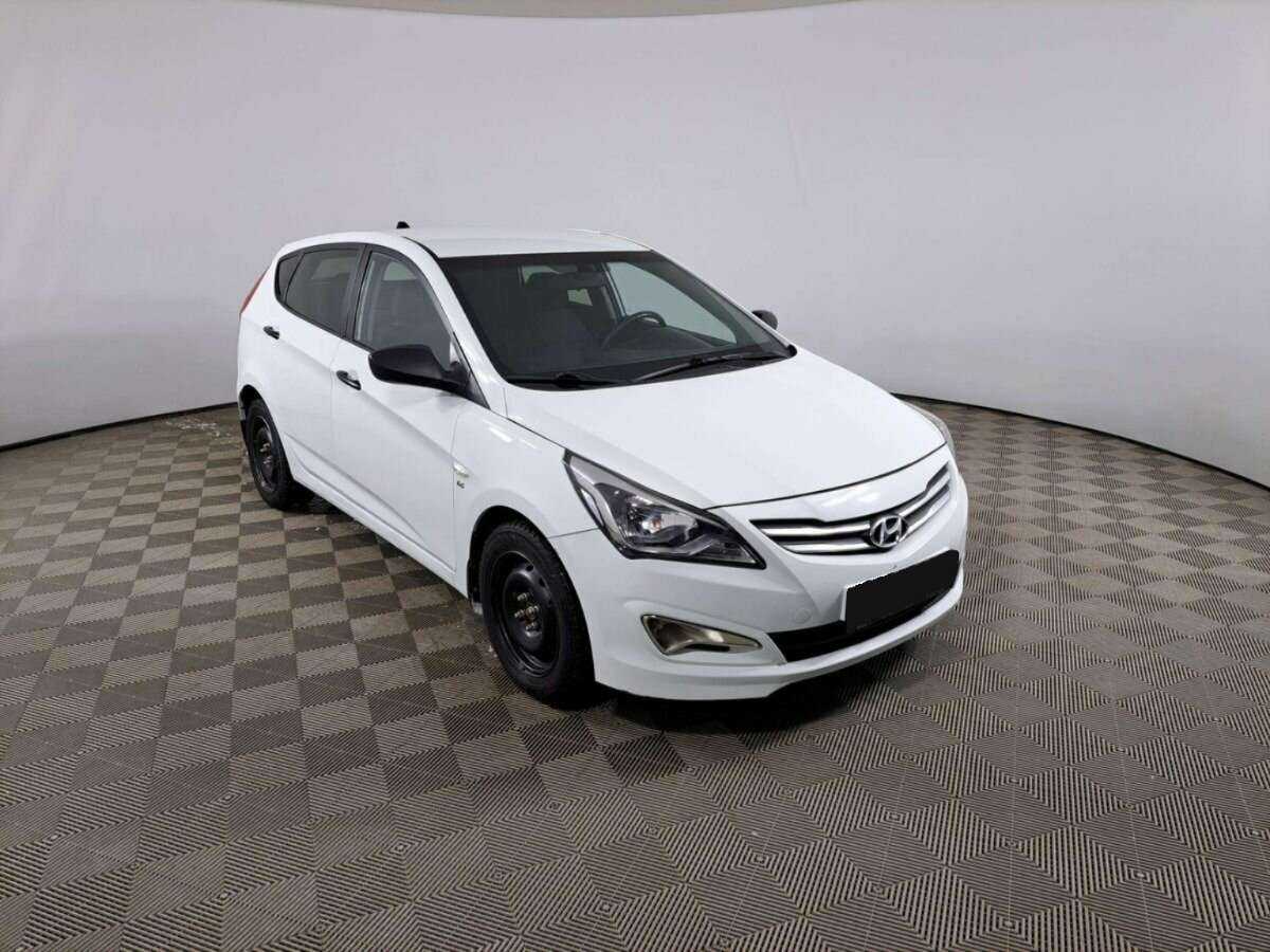 Купить Hyundai Solaris с пробегом. Фото: #2