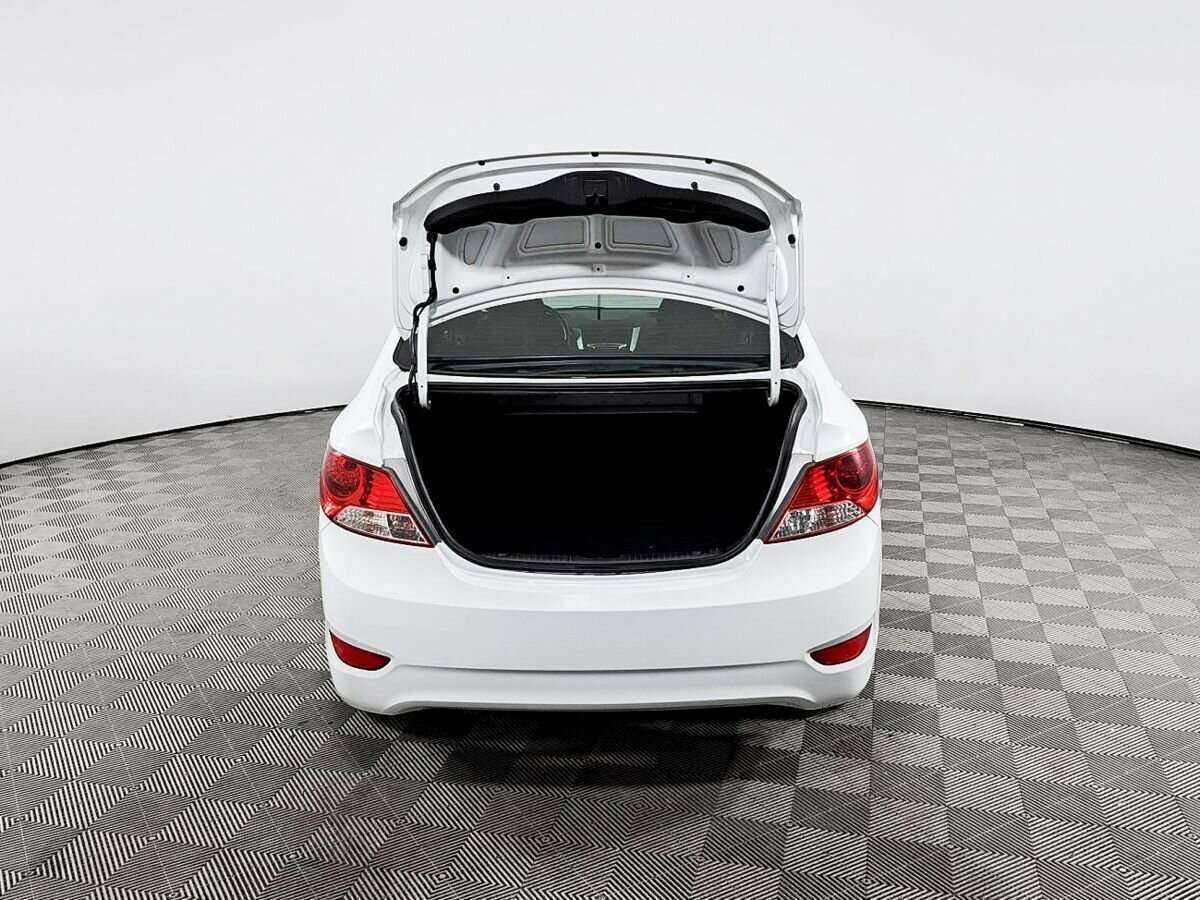 Купить Hyundai Solaris с пробегом. Фото: #9