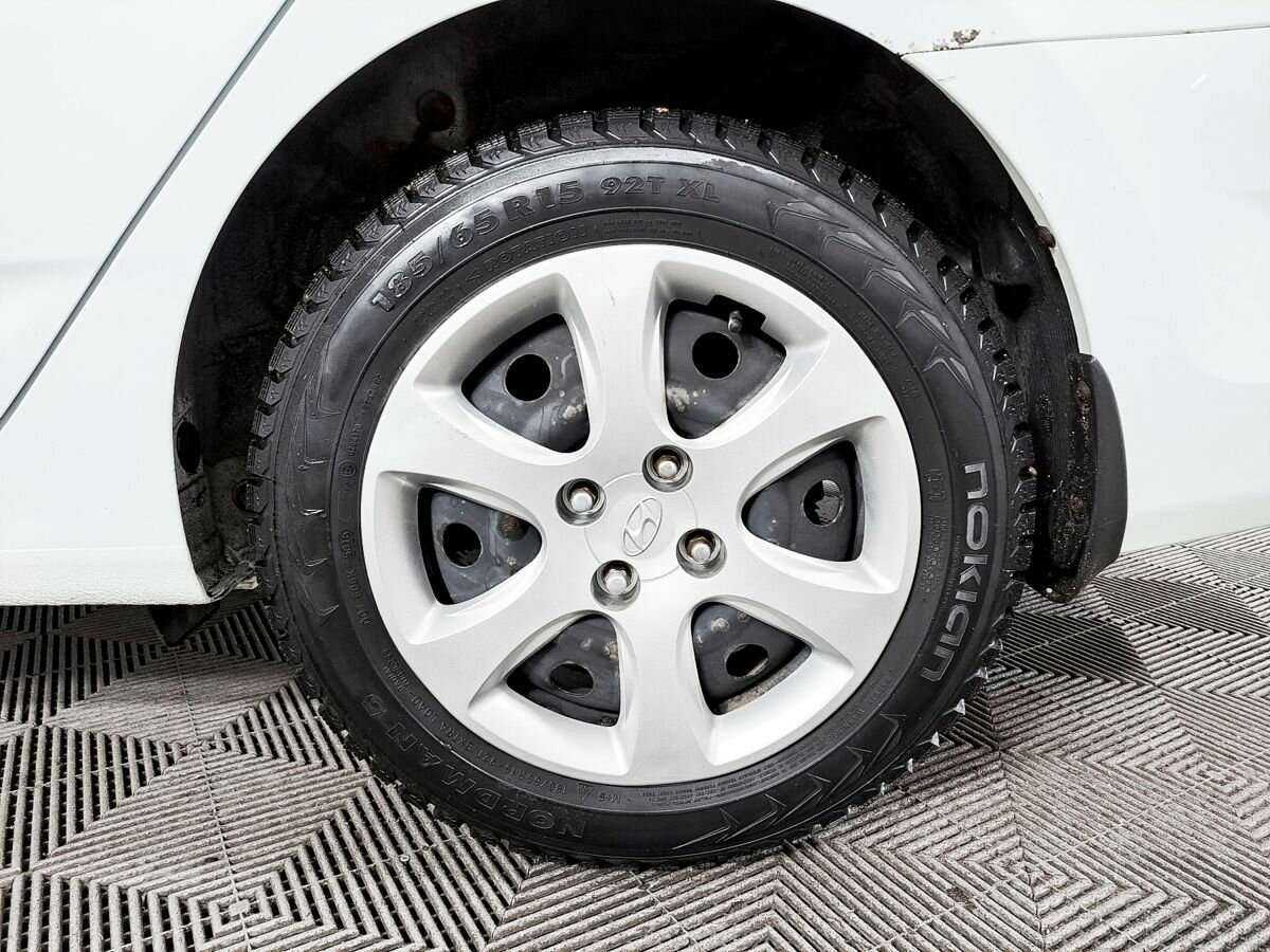 Купить Hyundai Solaris с пробегом. Фото: #17