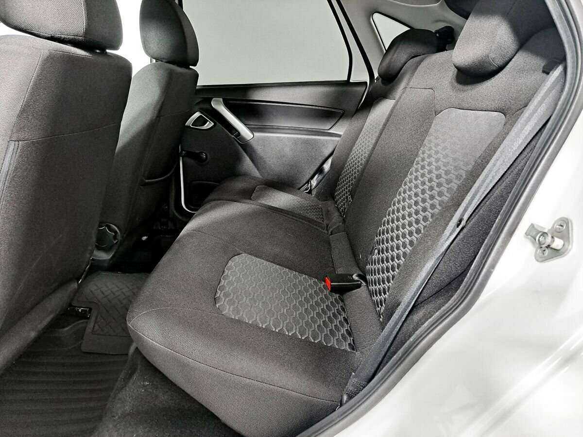 Купить Lada (ВАЗ) Granta с пробегом. Фото: #11