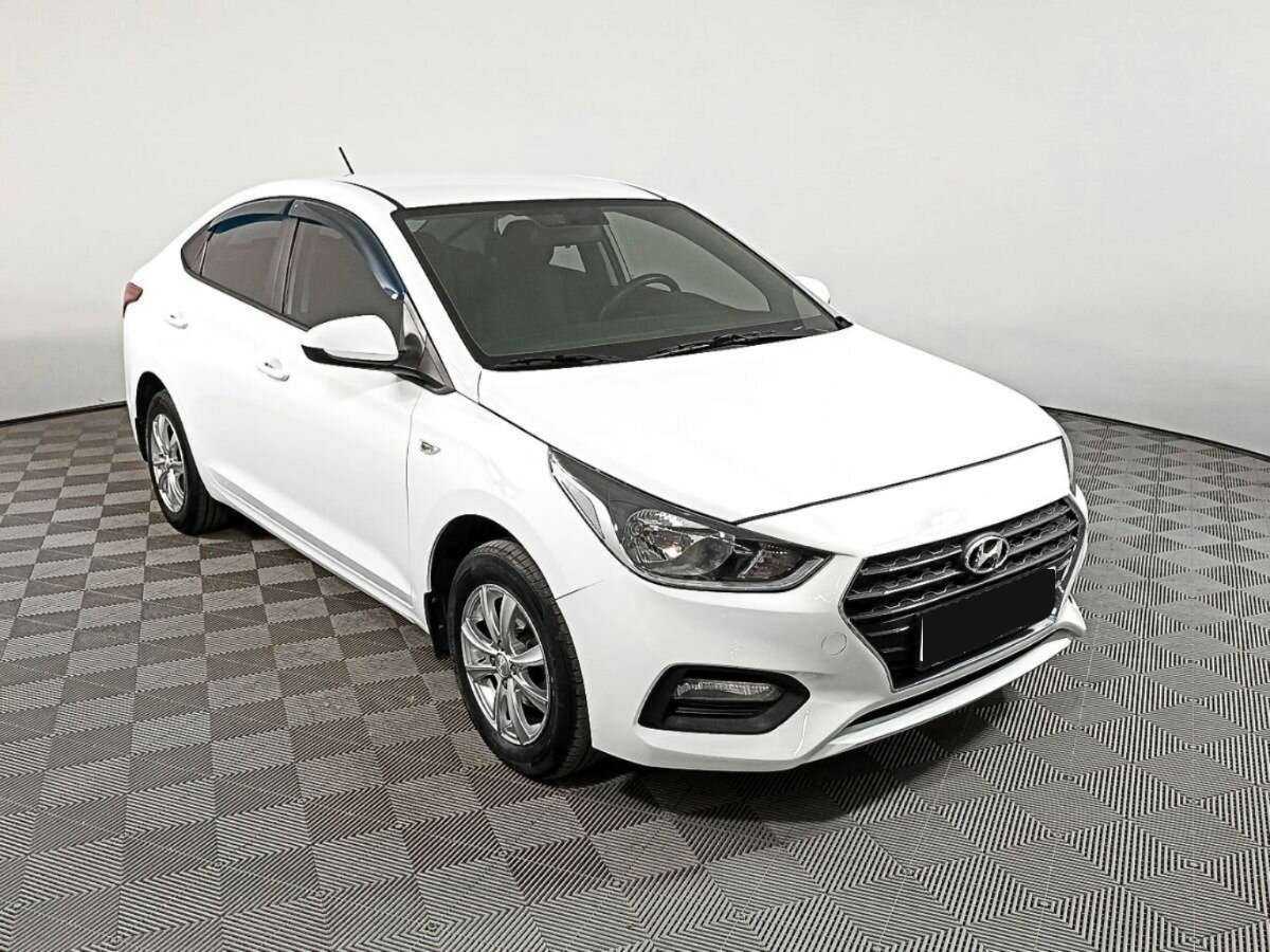 Купить Hyundai Solaris с пробегом. Фото: #2