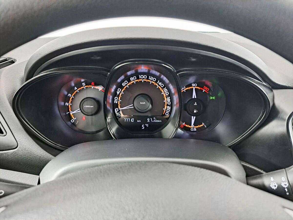 Купить Lada (ВАЗ) Vesta с пробегом. Фото: #10