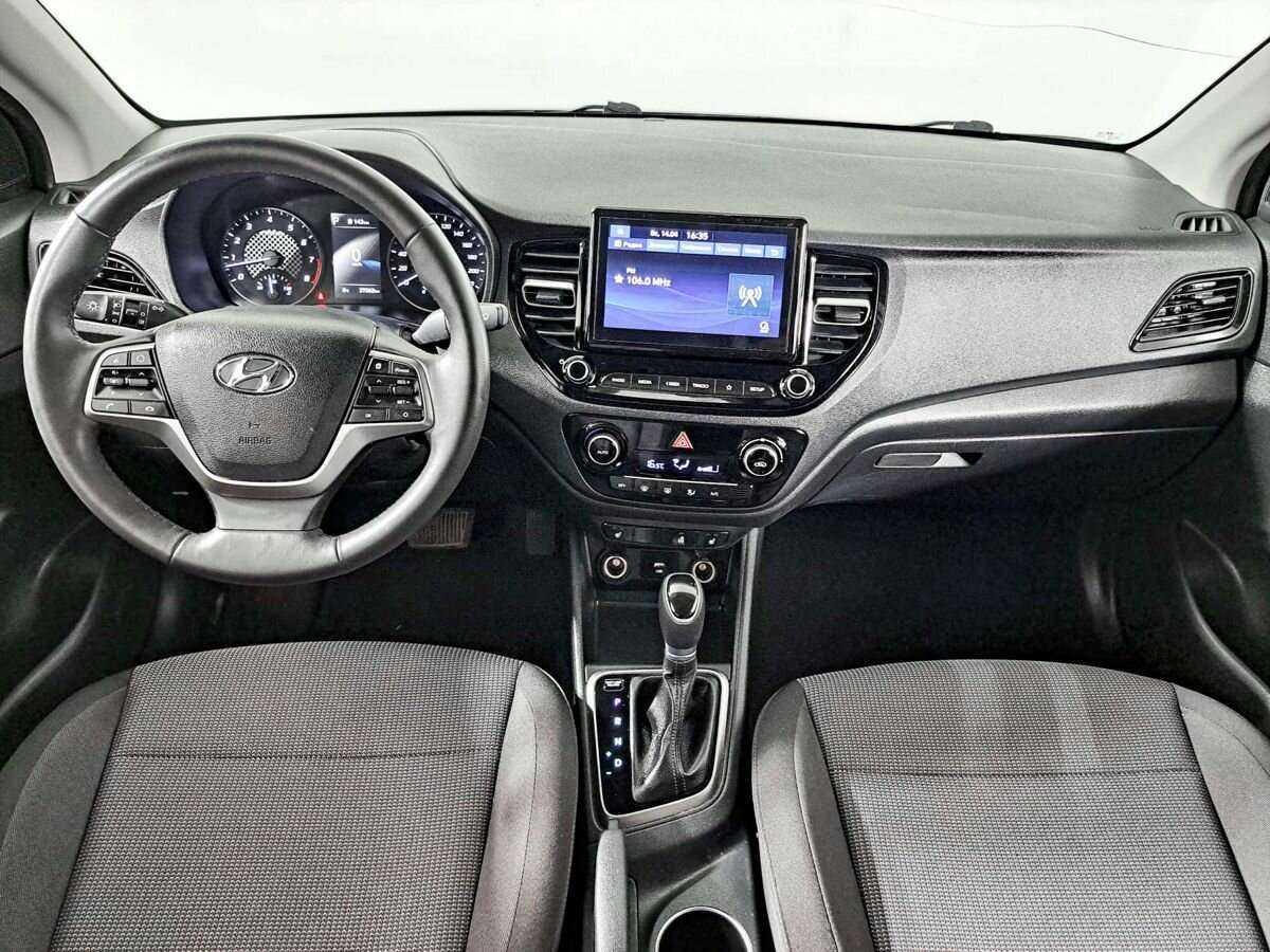 Купить Hyundai Solaris с пробегом. Фото: #11