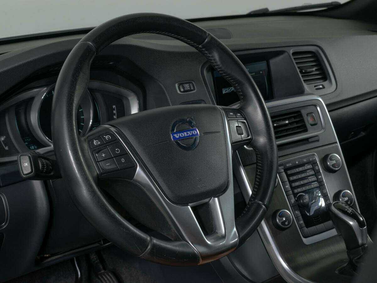 Купить Volvo S60 с пробегом. Фото: #12