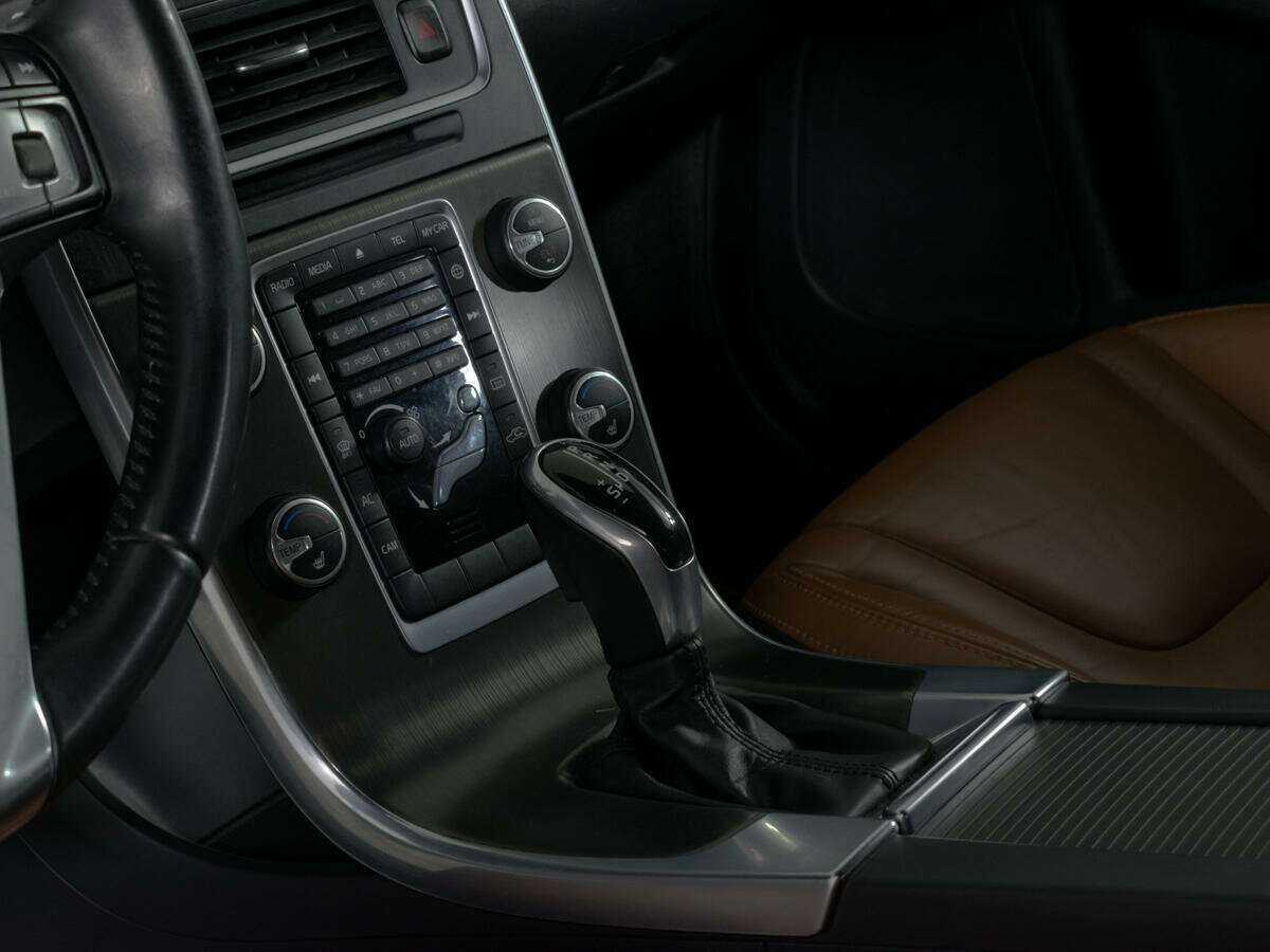 Купить Volvo S60 с пробегом. Фото: #13