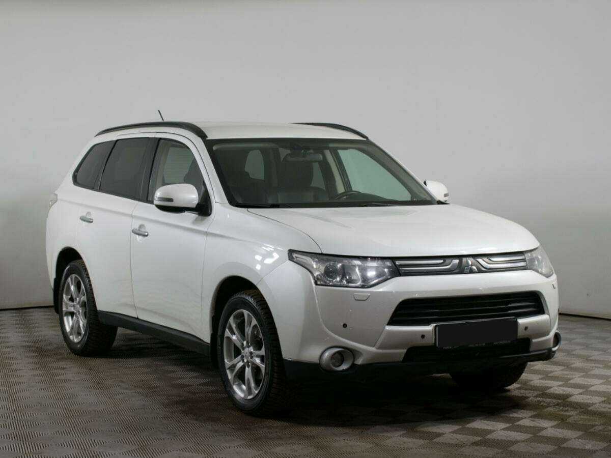 Купить Mitsubishi Outlander с пробегом. Фото: #2
