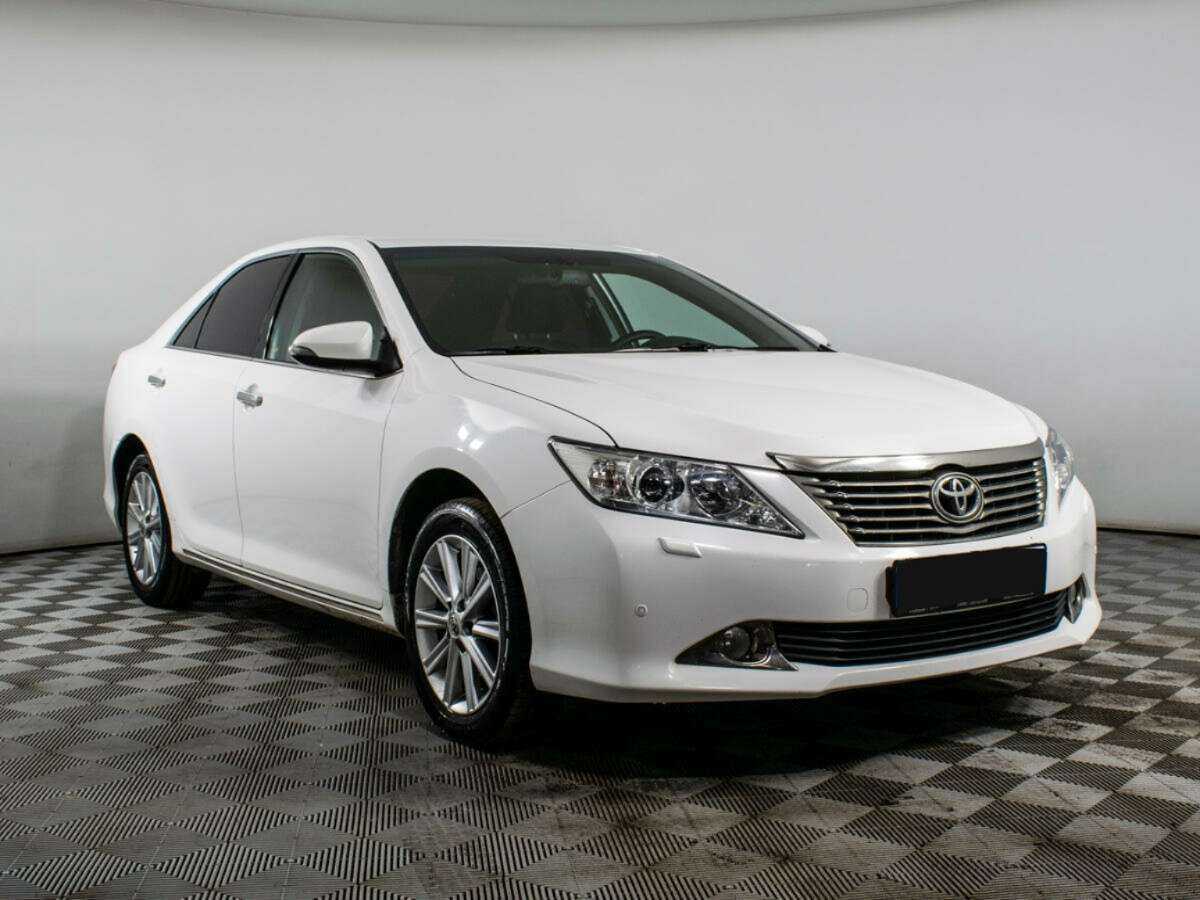 Купить Toyota Camry с пробегом. Фото: #2