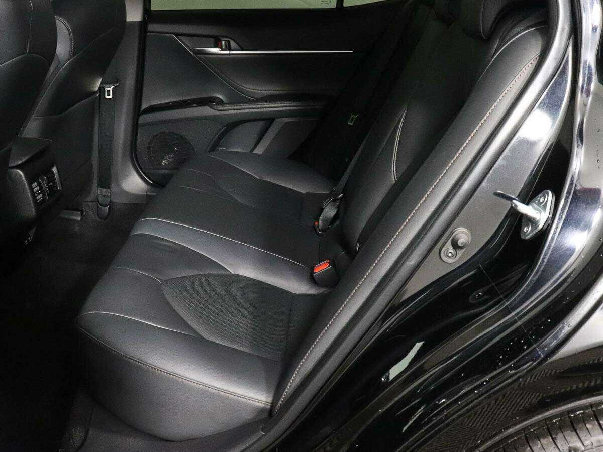 Купить Toyota Camry с пробегом. Фото: #7