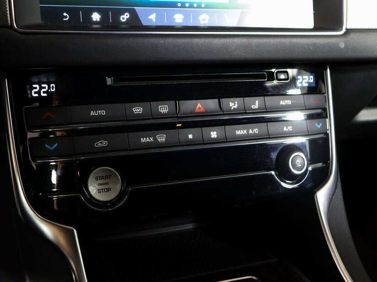 Купить Jaguar XF с пробегом. Фото: #22
