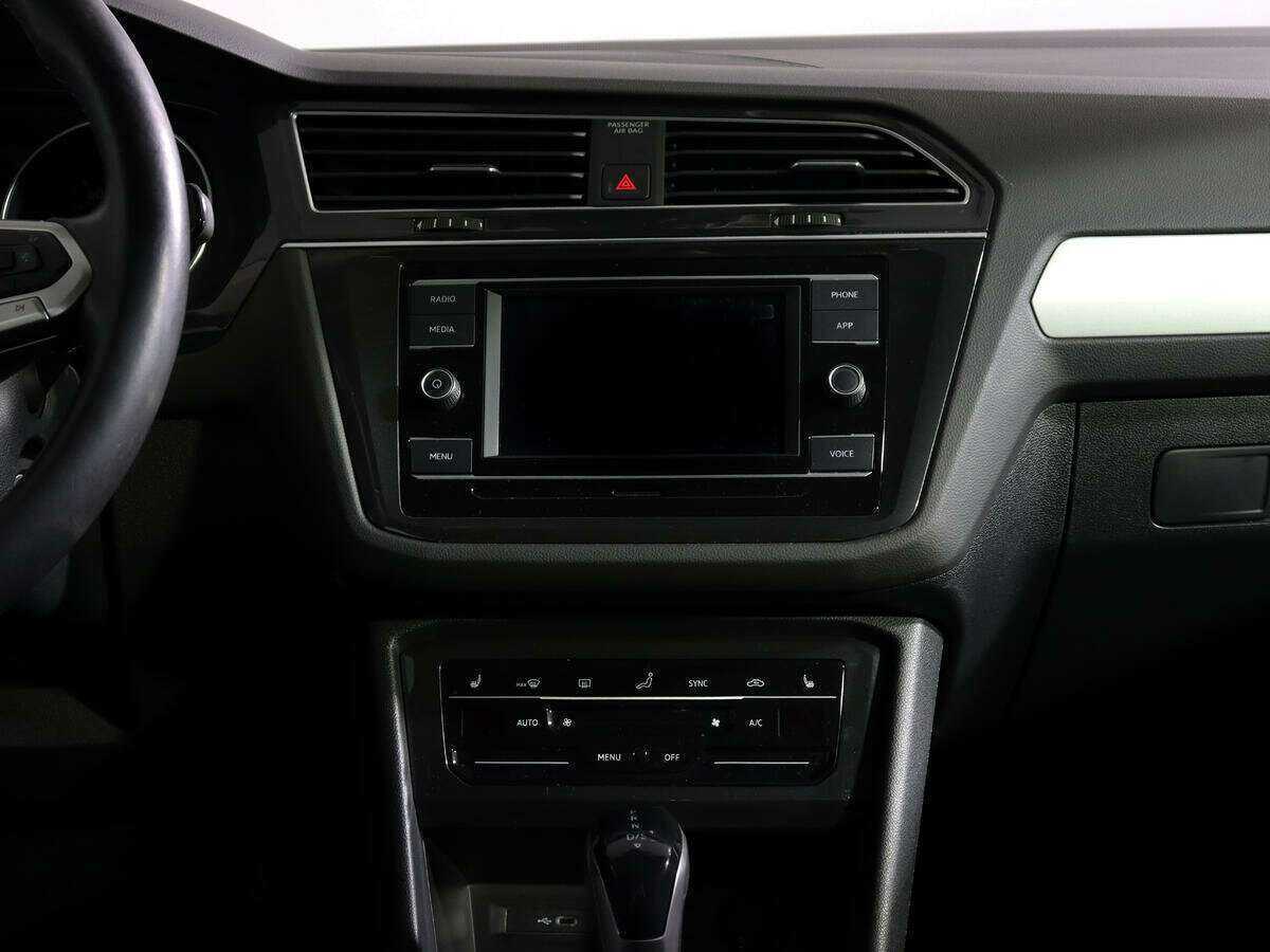 Купить Volkswagen Tiguan с пробегом. Фото: #11