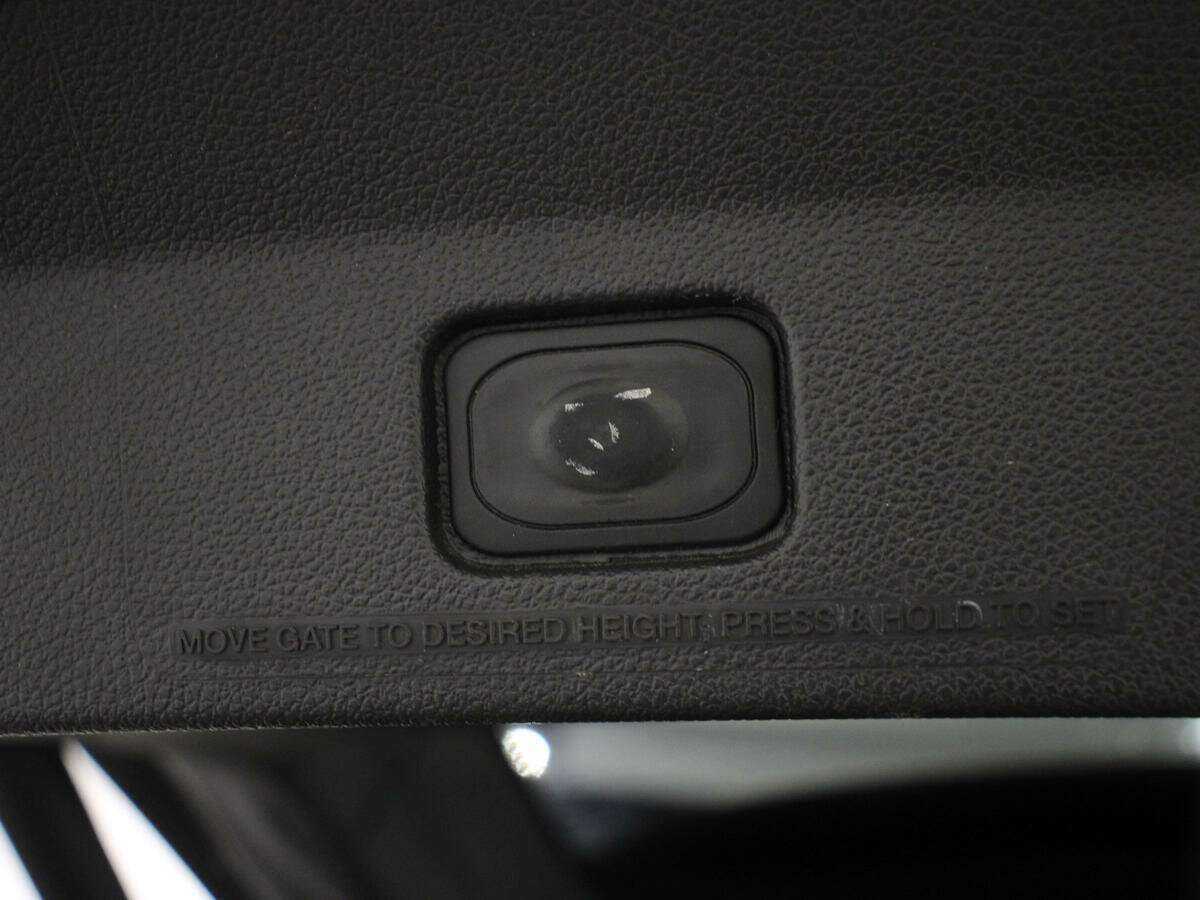 Купить Ford Explorer с пробегом. Фото: #11