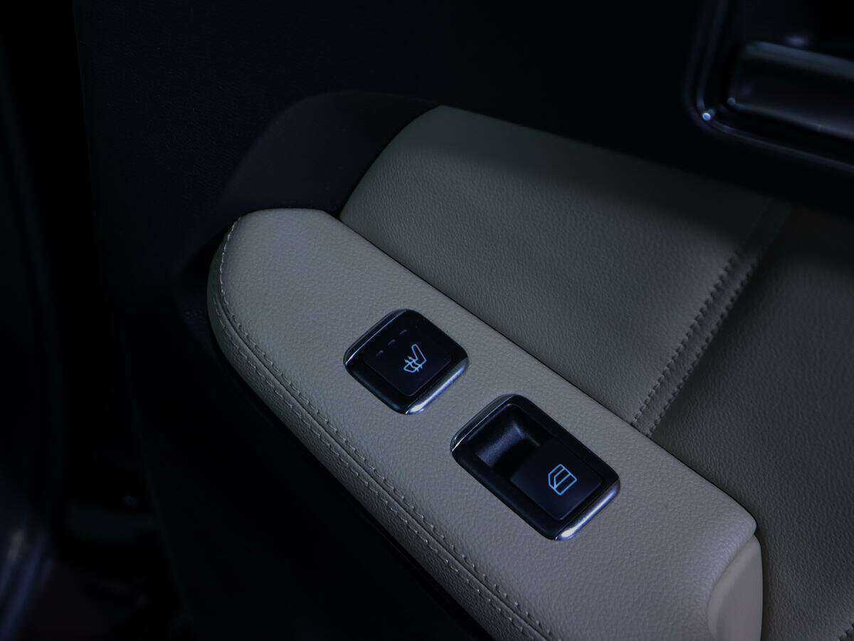 Купить Mercedes-Benz E-Класс с пробегом. Фото: #13