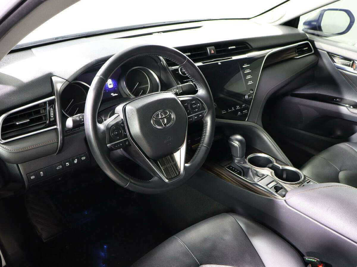 Купить Toyota Camry с пробегом. Фото: #11