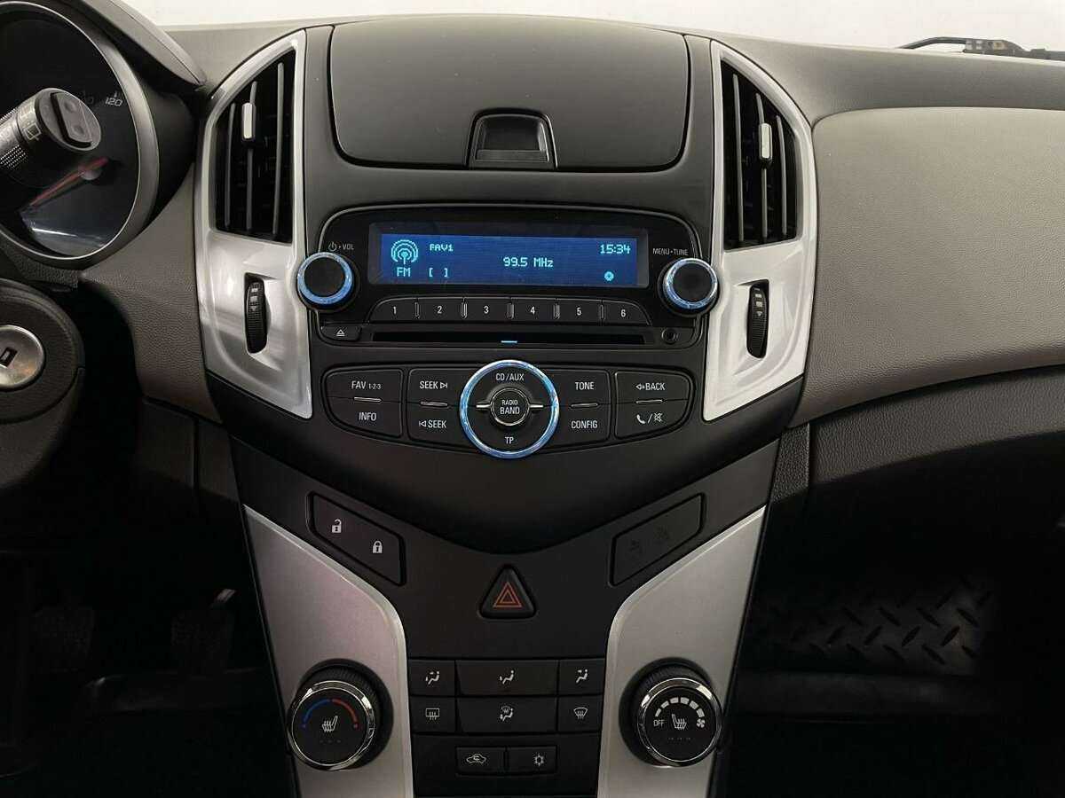 Купить Chevrolet Cruze с пробегом. Фото: #10