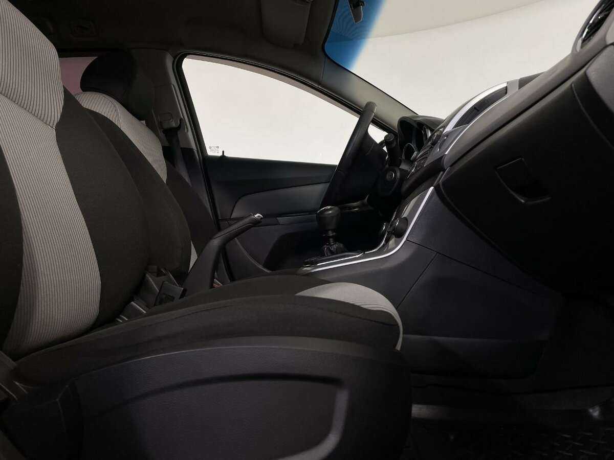 Купить Chevrolet Cruze с пробегом. Фото: #12