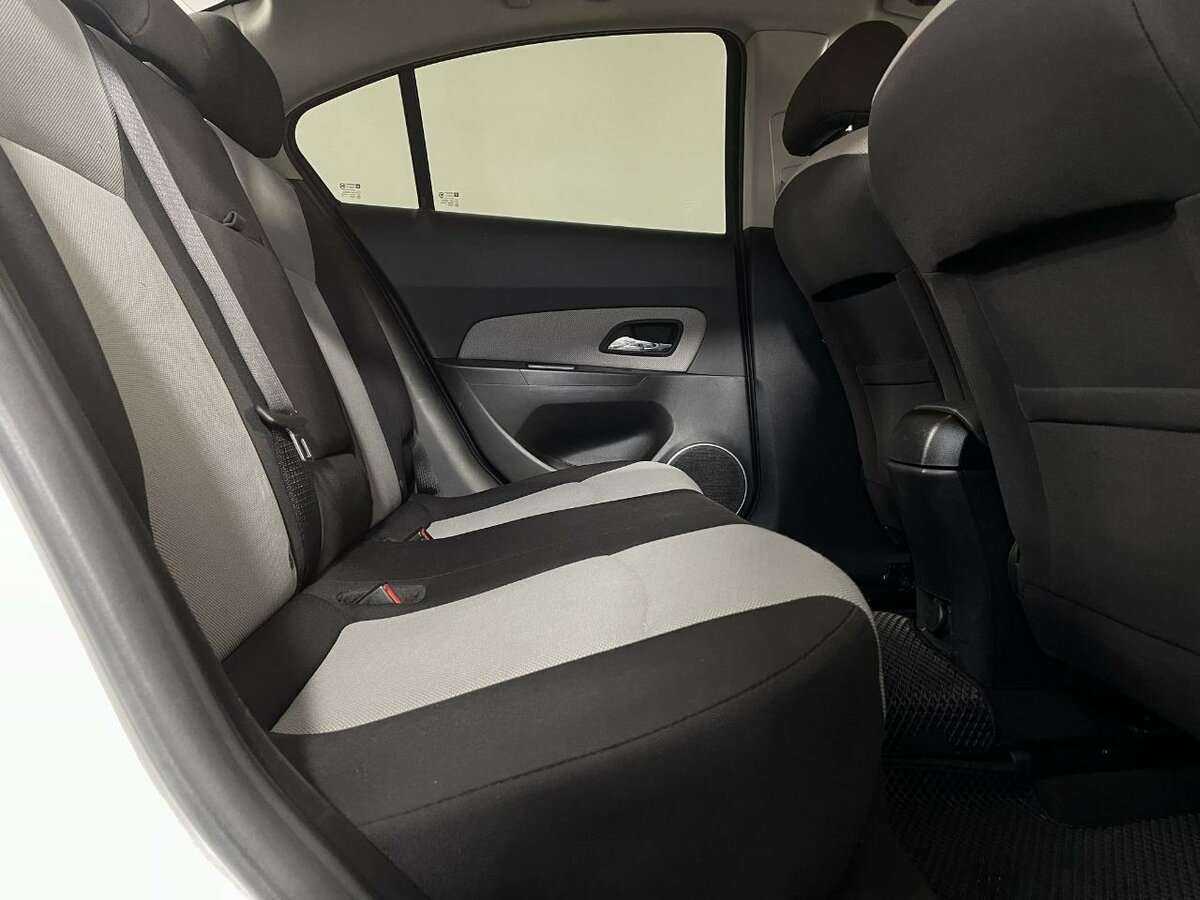Купить Chevrolet Cruze с пробегом. Фото: #13