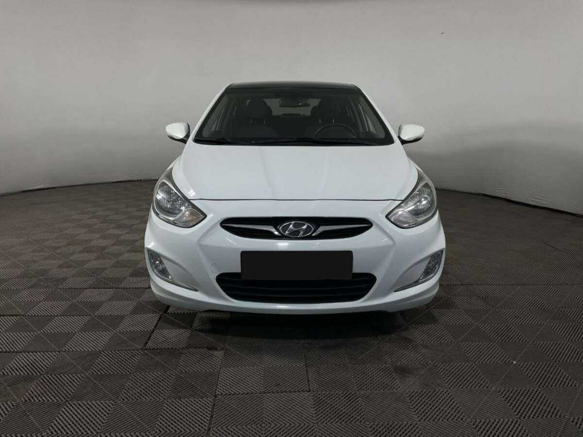 Купить Hyundai Solaris с пробегом. Фото: #1