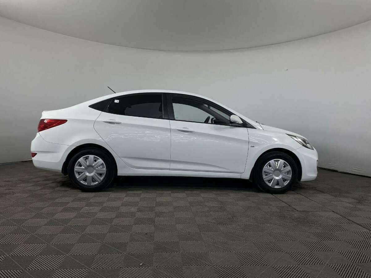 Купить Hyundai Solaris с пробегом. Фото: #3