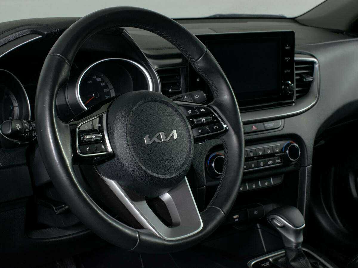 Купить Kia Ceed с пробегом. Фото: #11