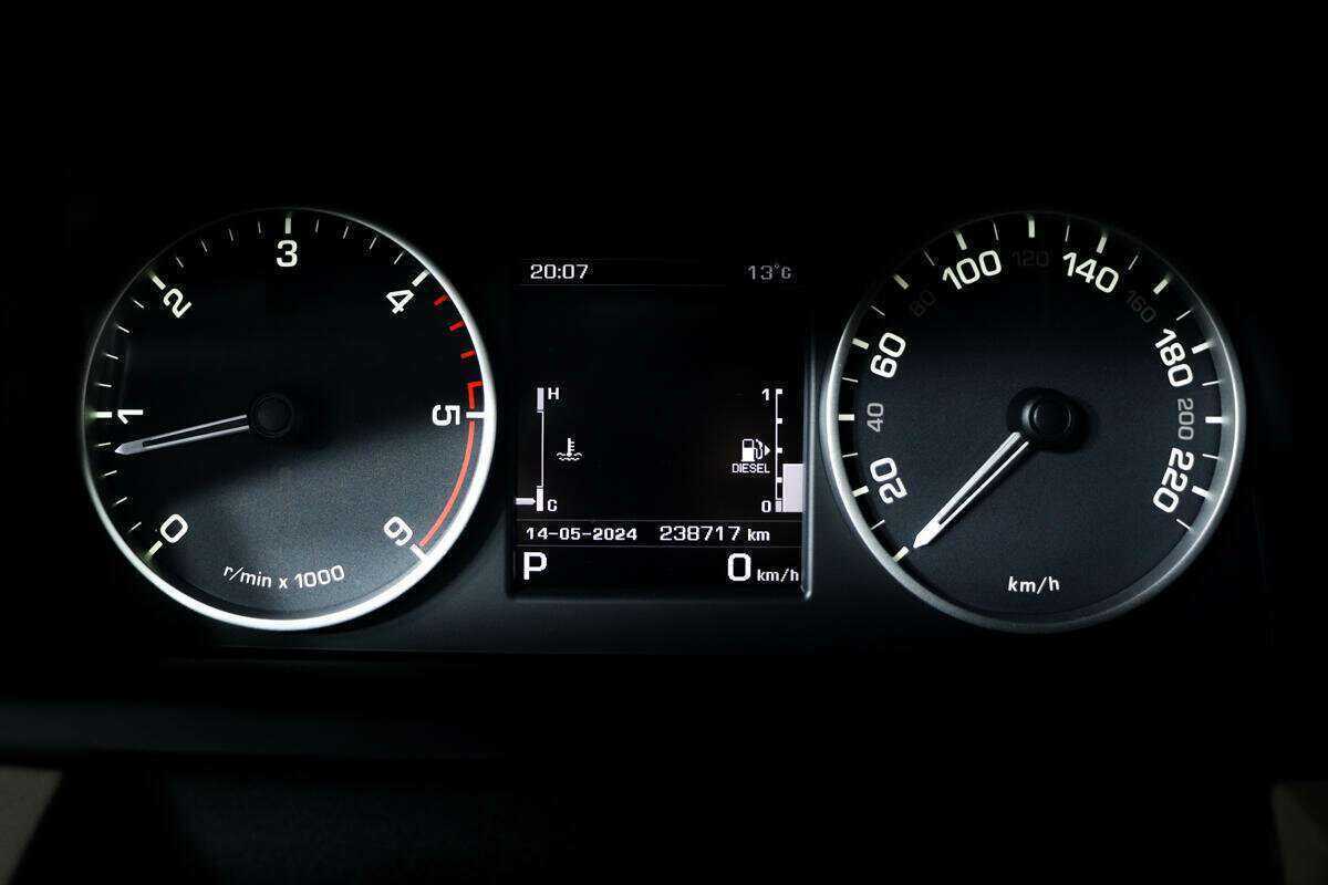 Купить Land Rover Discovery с пробегом. Фото: #7