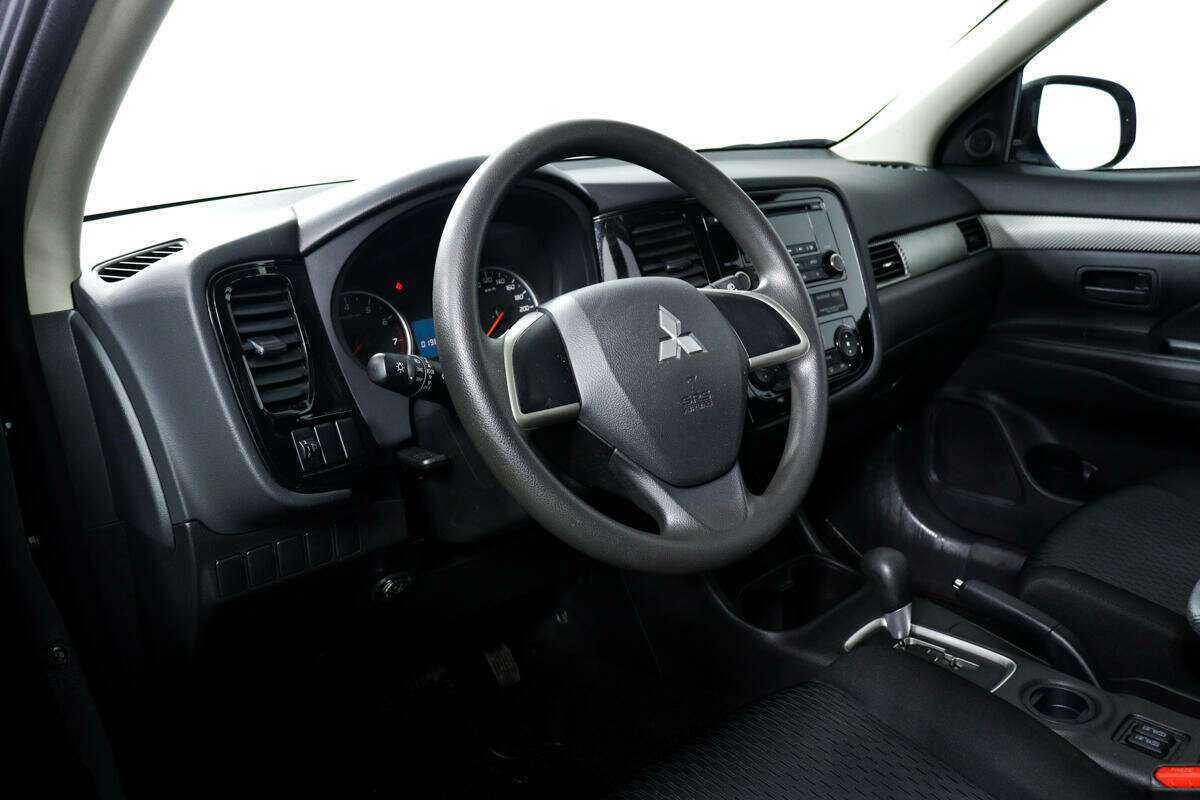 Купить Mitsubishi Outlander с пробегом. Фото: #12