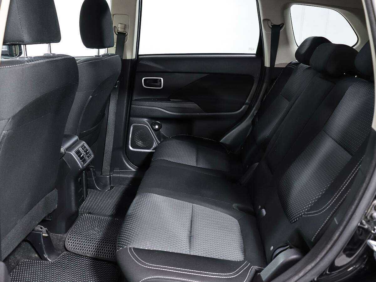 Купить Mitsubishi Outlander с пробегом. Фото: #9