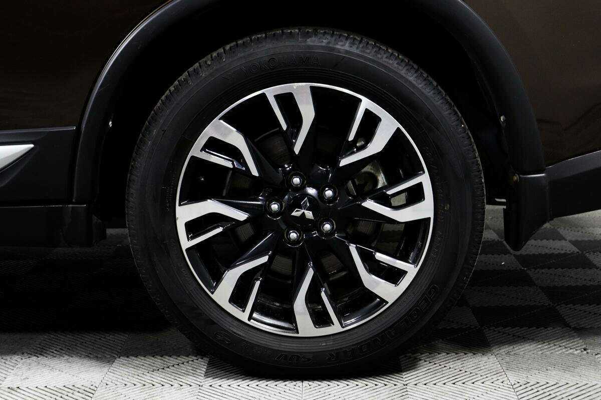 Купить Mitsubishi Outlander с пробегом. Фото: #14