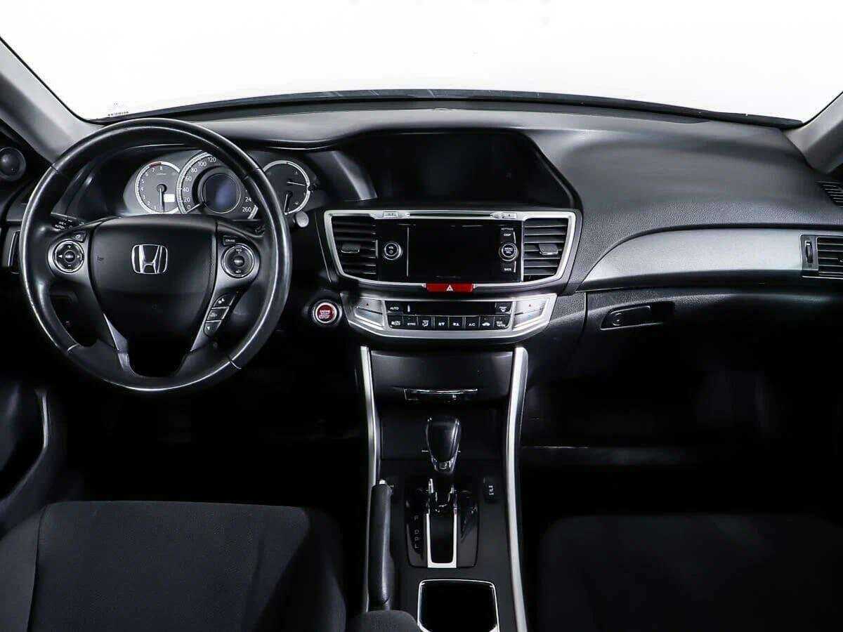 Купить Honda Accord с пробегом. Фото: #11