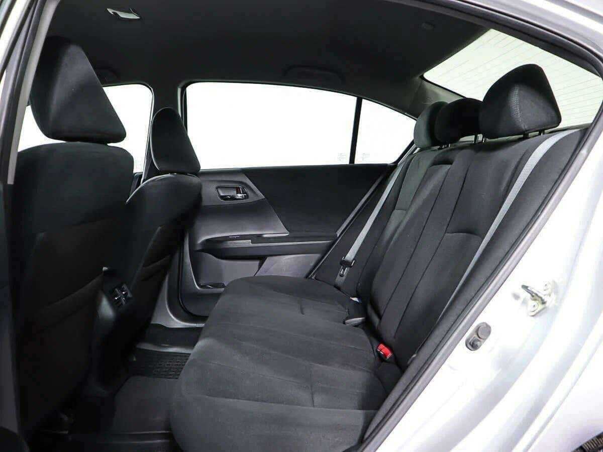 Купить Honda Accord с пробегом. Фото: #13