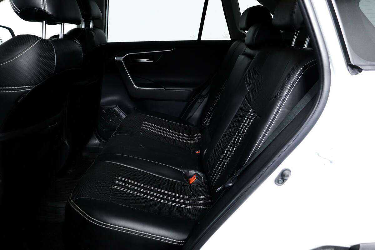 Купить Toyota RAV4 с пробегом. Фото: #11