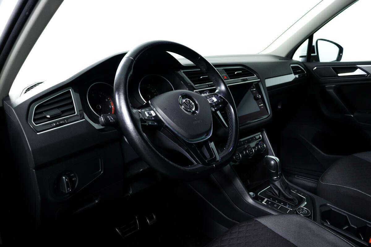 Купить Volkswagen Tiguan с пробегом. Фото: #11