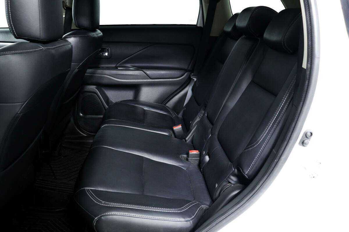 Купить Mitsubishi Outlander с пробегом. Фото: #11