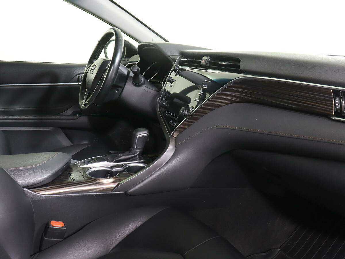 Купить Toyota Camry с пробегом. Фото: #8