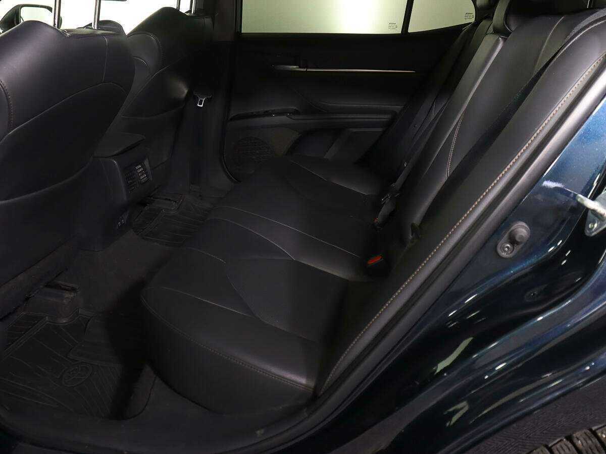 Купить Toyota Camry с пробегом. Фото: #9