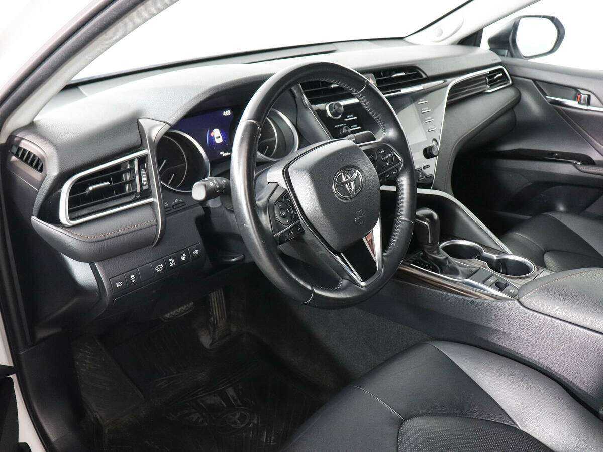 Купить Toyota Camry с пробегом. Фото: #7