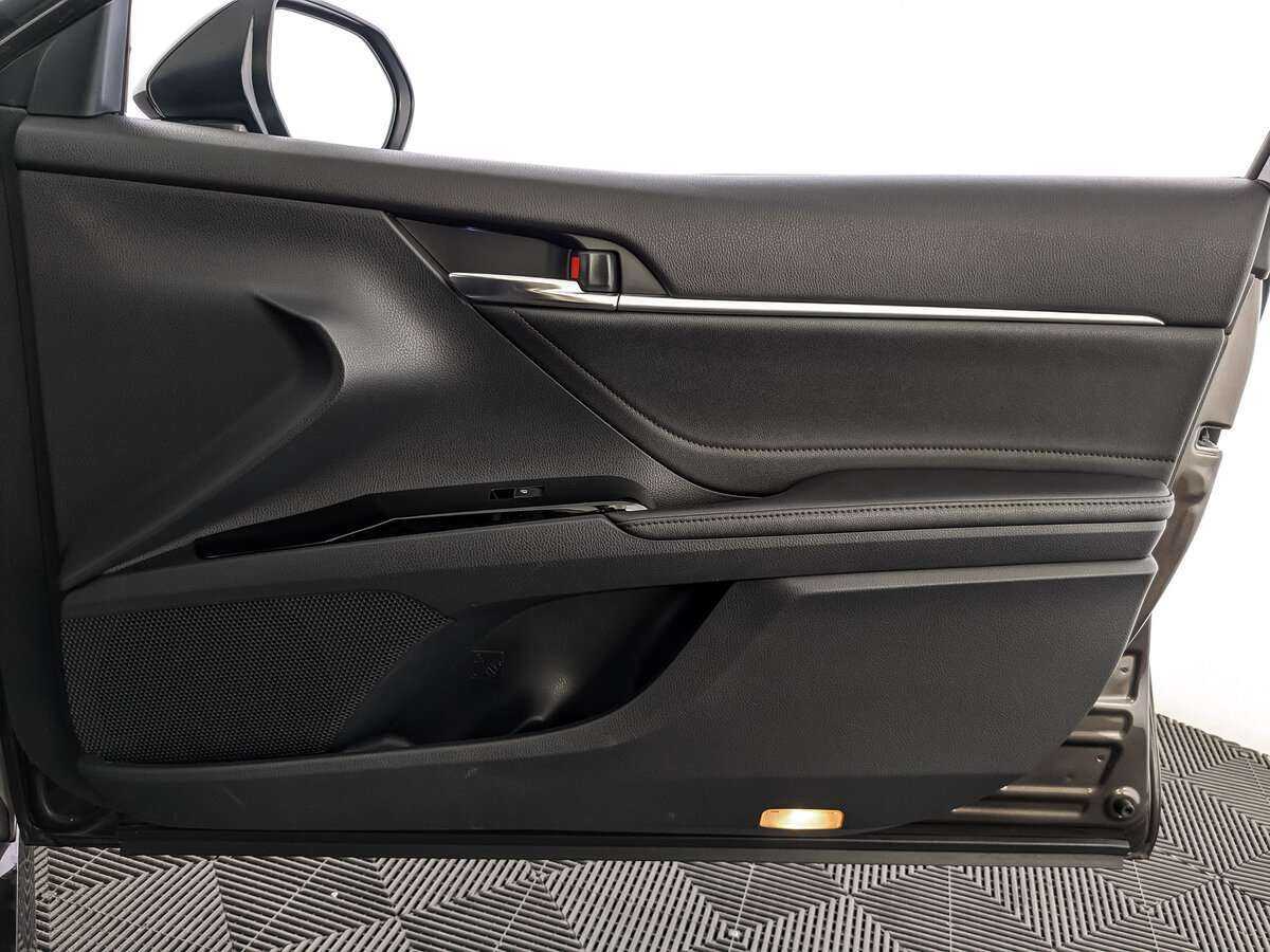 Купить Toyota Camry с пробегом. Фото: #20