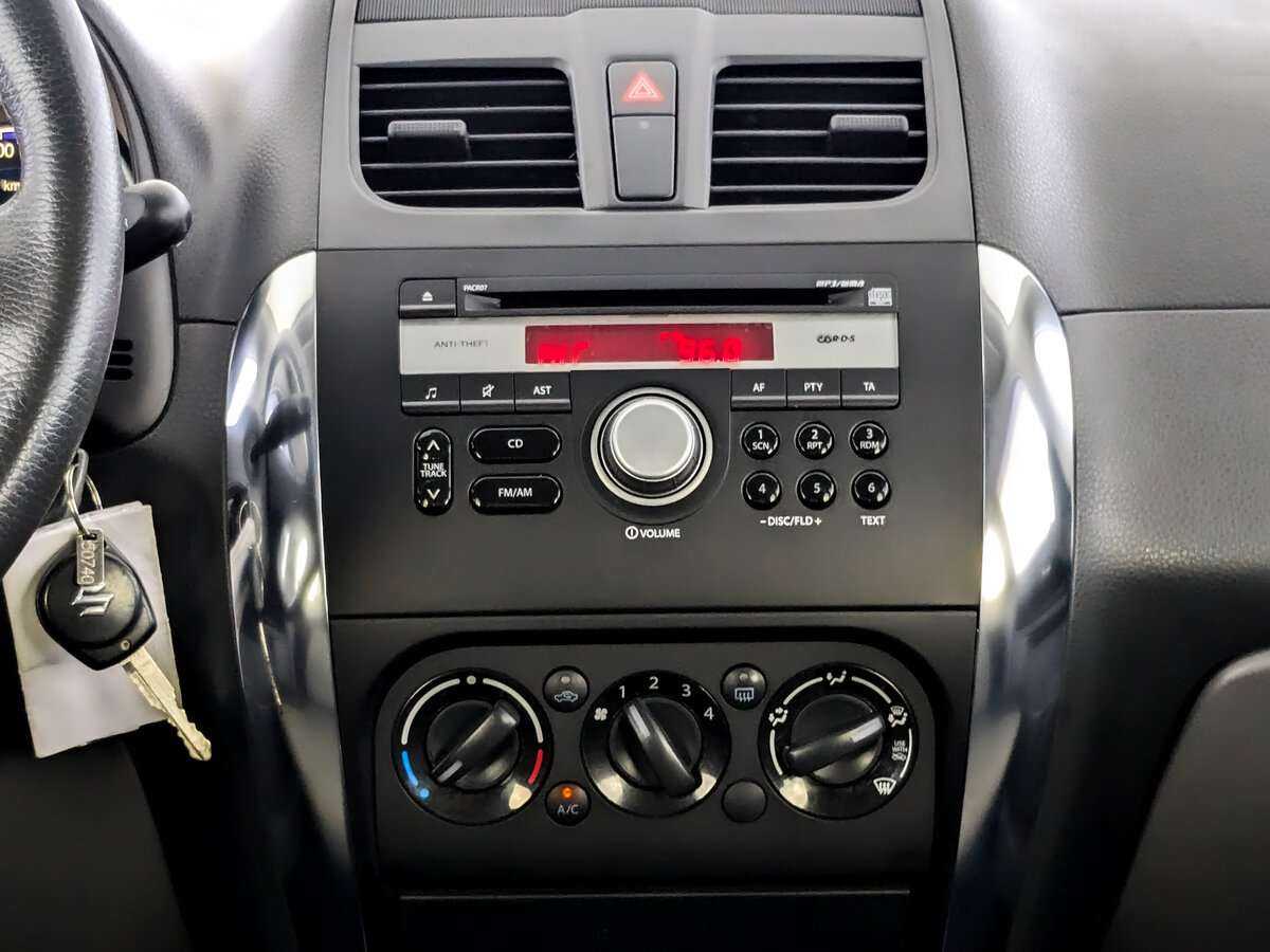 Купить Suzuki SX4 с пробегом. Фото: #12