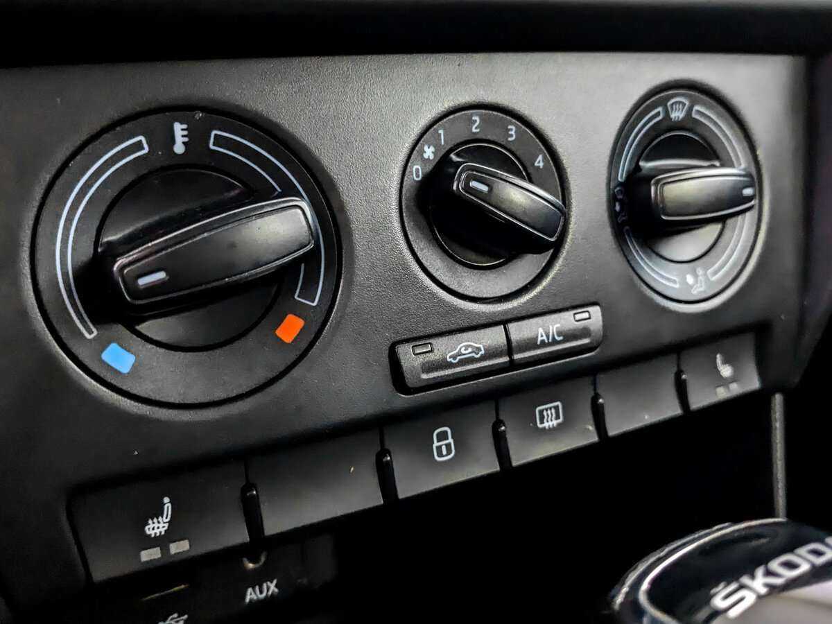 Купить Skoda Rapid с пробегом. Фото: #19